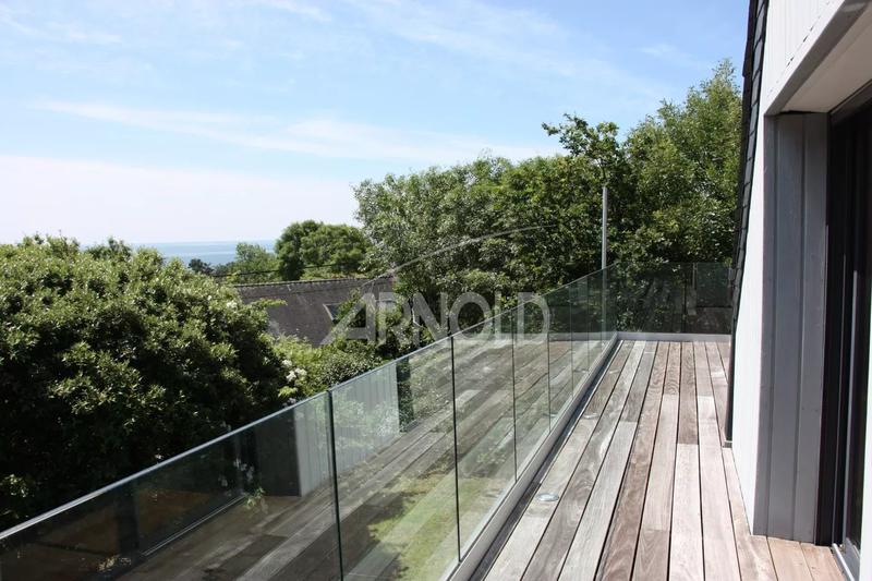 Maison - 222 m² - 11 pièces