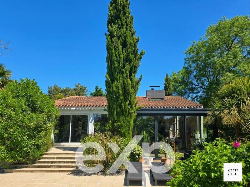 Maison d'architecte - 254 m² - 8 pièces