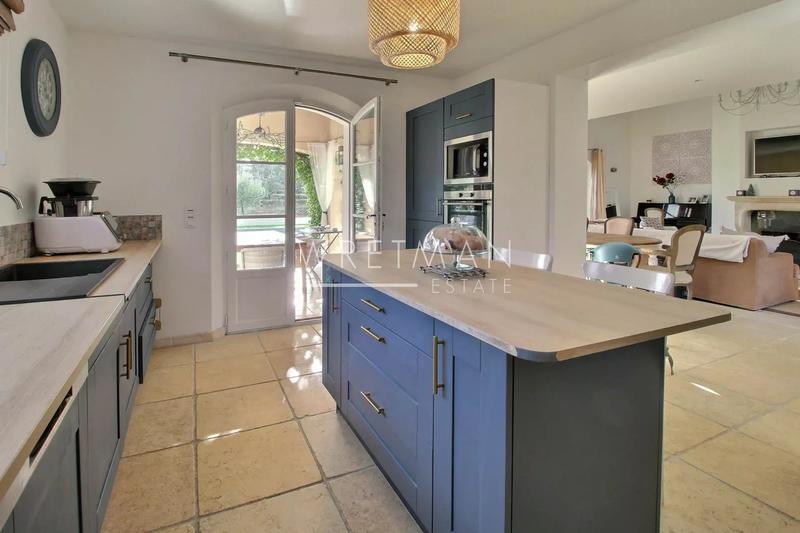 Villa - 192 m² - 8 pièces