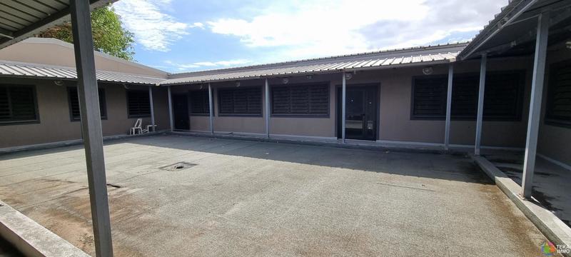 Local commercial - 900 m² - 1 pièce