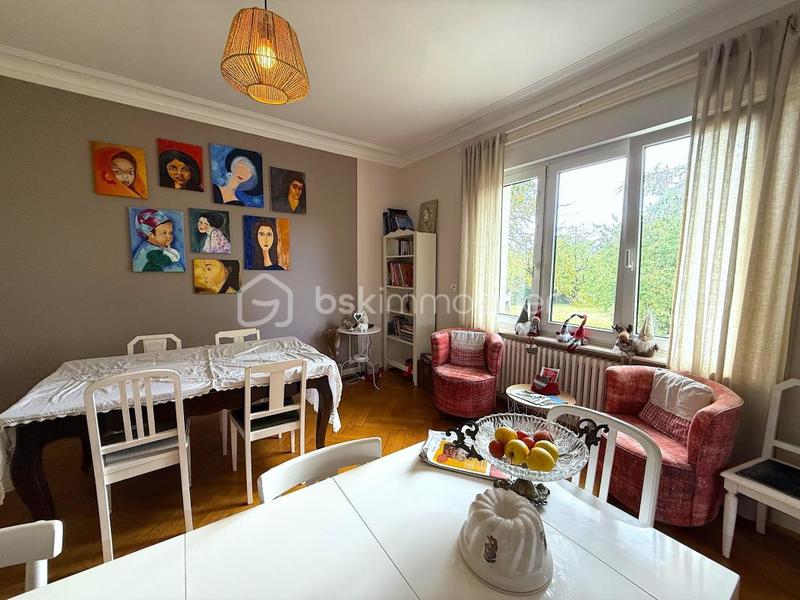 Maison - 303 m² - 10 pièces