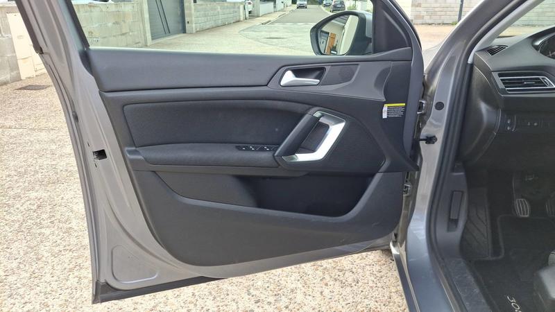 Peugeot 308 Sw II 1.2 PureTech 130 Allure - Entretien constructeur
