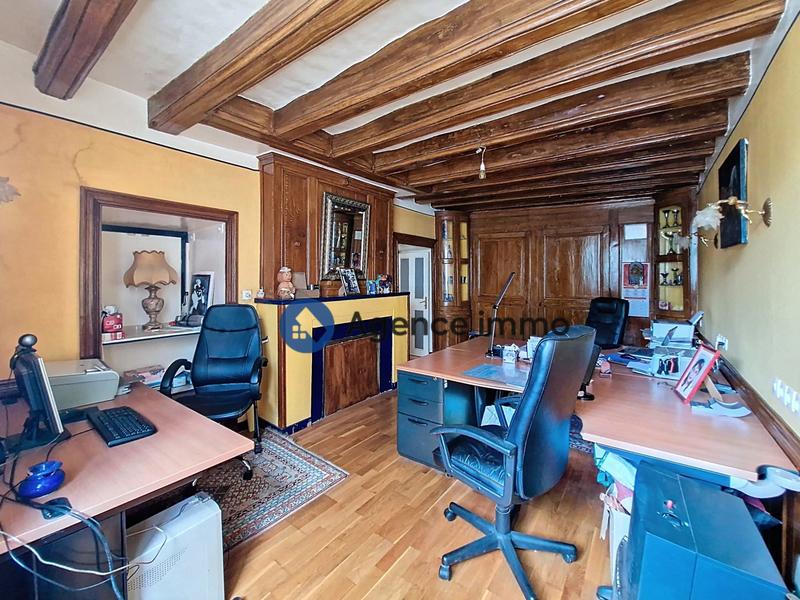 Maison - 202 m² - 7 pièces