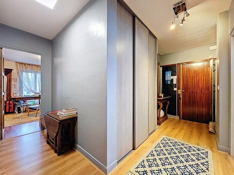 Appartement - 90 m² - 4 pièces