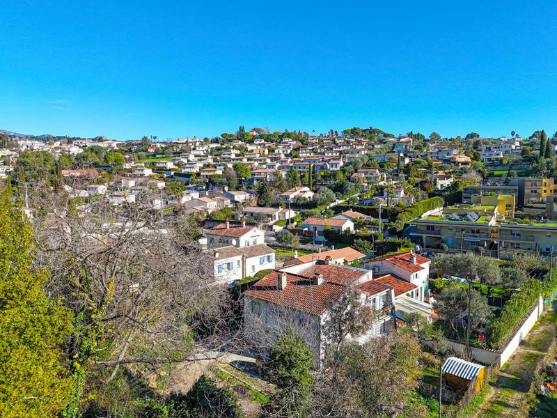 Maison - 200 m² - 7 pièces