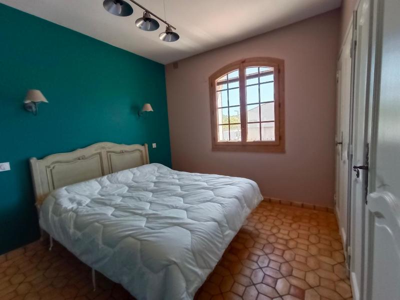 Maison - 250 m² - 6 pièces