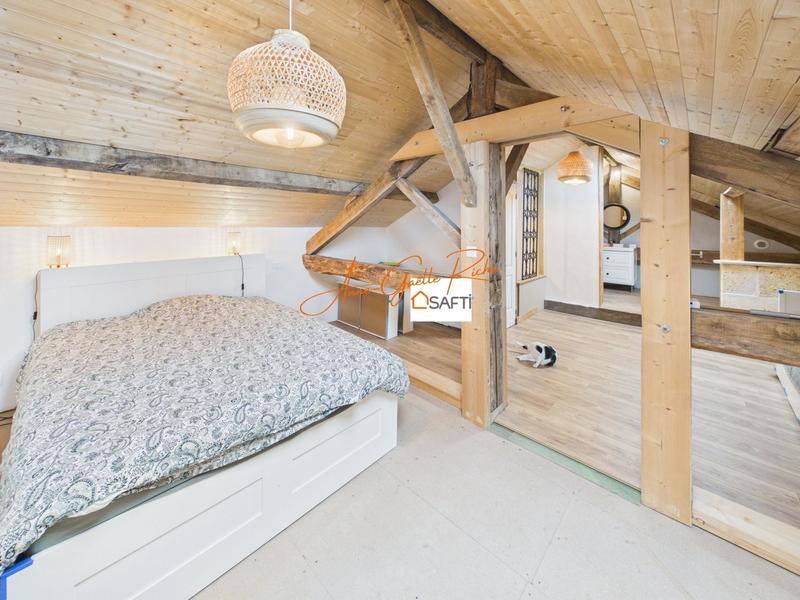 Maison - 145 m² - 12 pièces