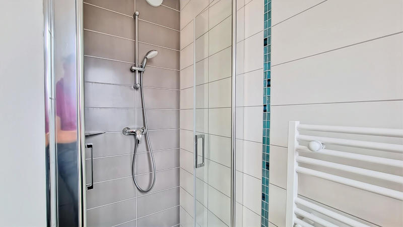 Appartement - 108 m² - 6 pièces