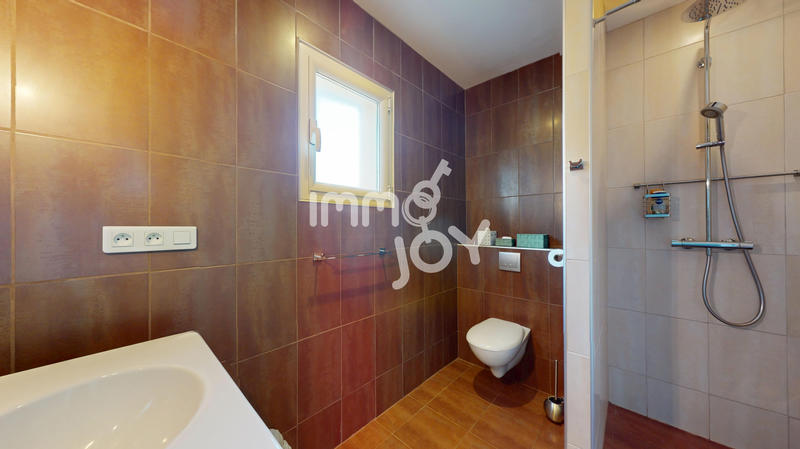 Maison - 183 m² - 5 pièces