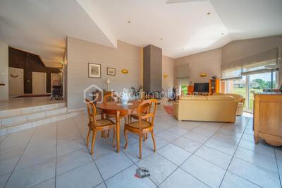 Maison d'architecte - 290 m² - 8 pièces