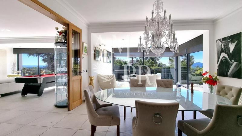 Villa - 404 m² - 10 pièces