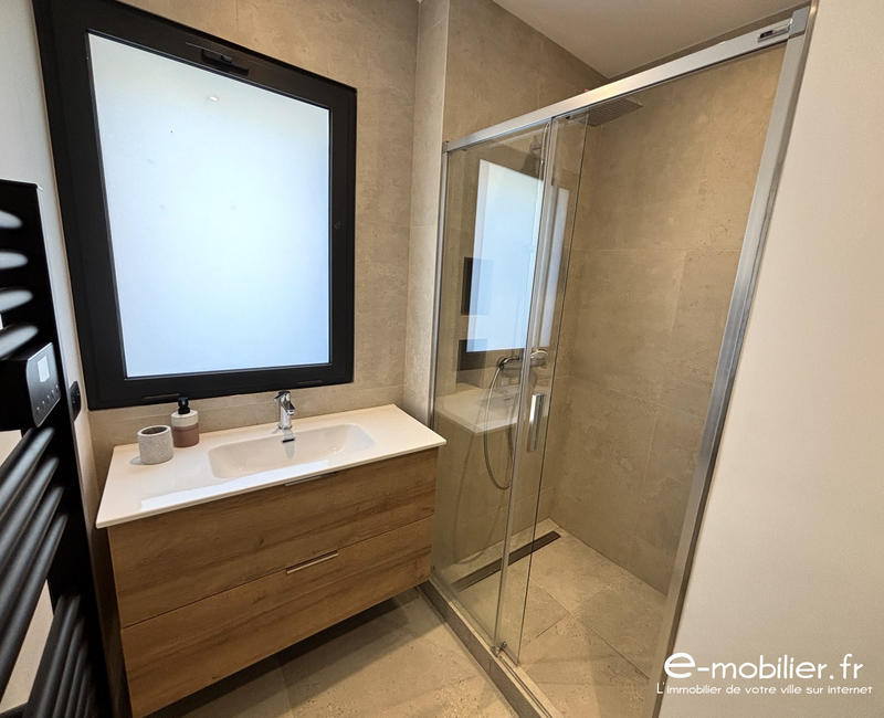 Appartement - 70 m² - 3 pièces