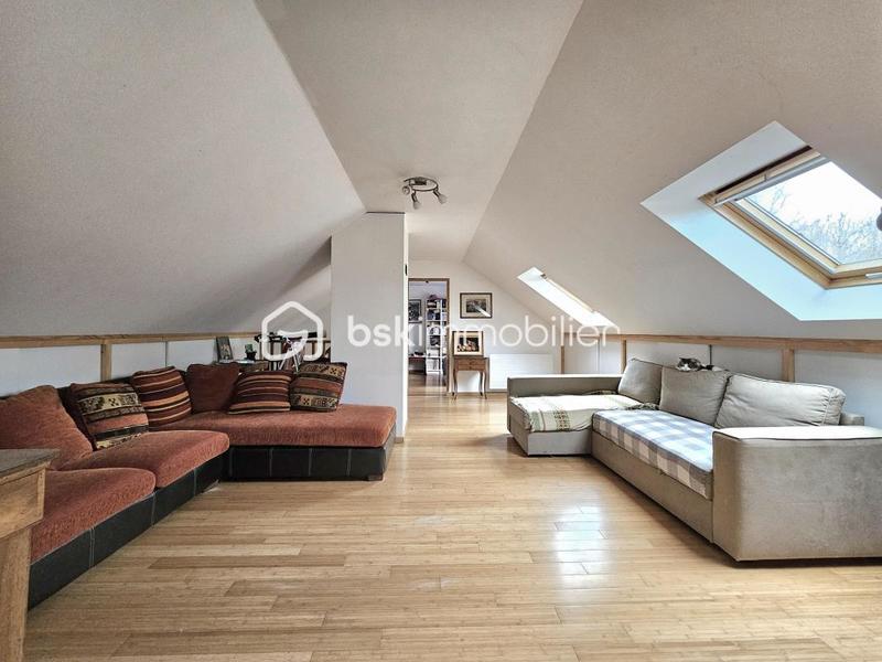 Maison - 130 m² - 9 pièces