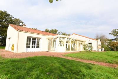 Maison - 180 m² - 6 pièces