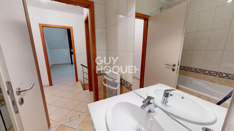 Appartement - 82 m² - 3 pièces