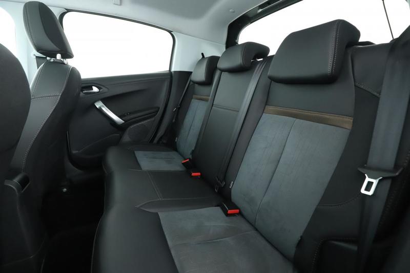 Peugeot 208 1.2 PureTech Feline 5p 110 ch