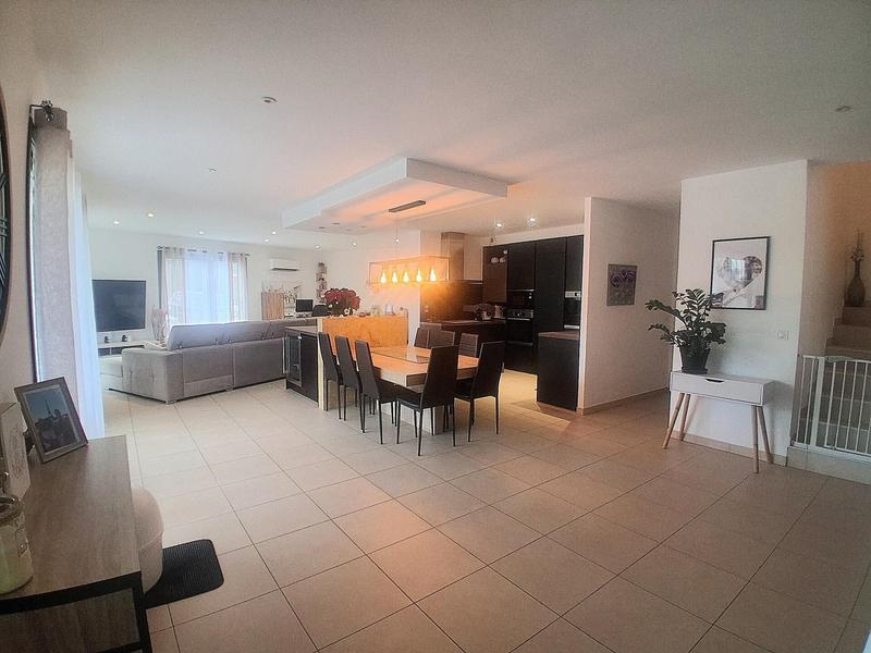 Maison - 135 m² - 5 pièces