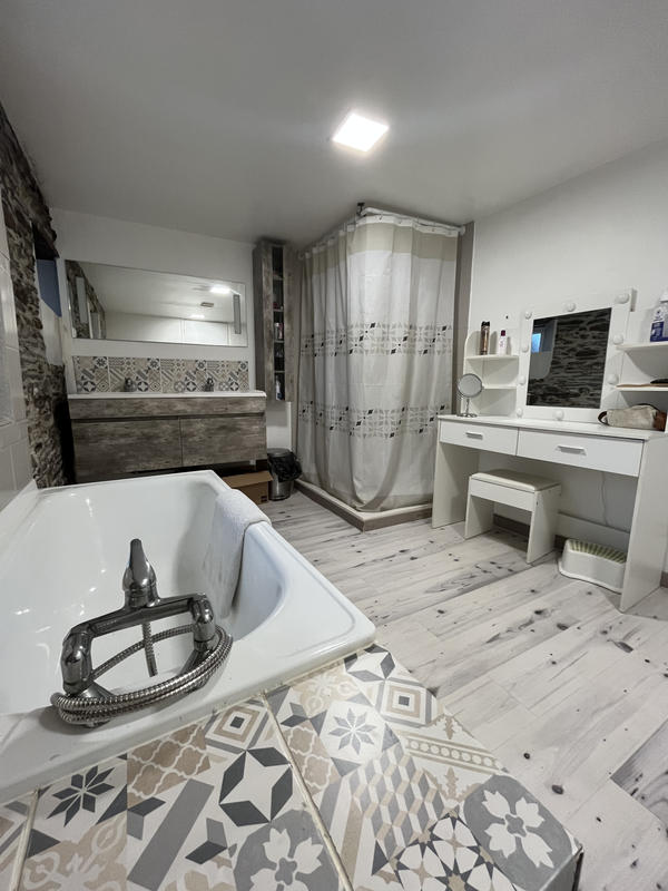 Maison - 1 158 m² - 6 pièces