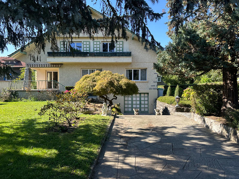 Maison - 231 m² - 6 pièces