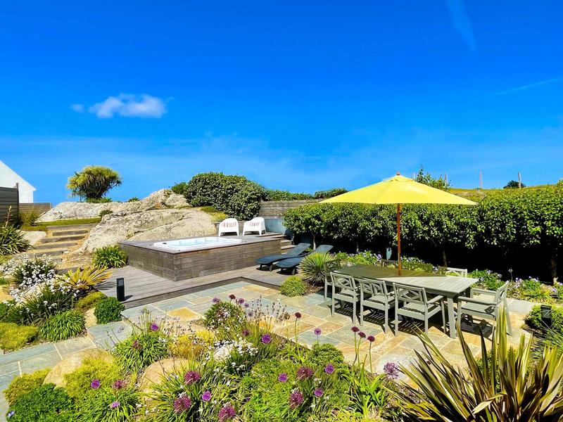 Maison - 305 m² - 10 pièces