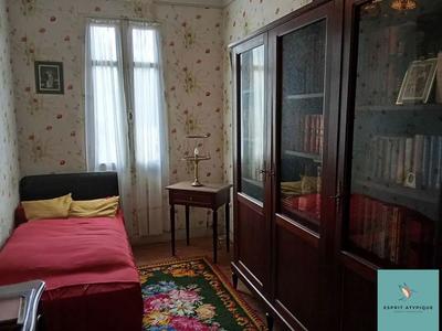 Maison traditionnelle - 195 m² - 11 pièces