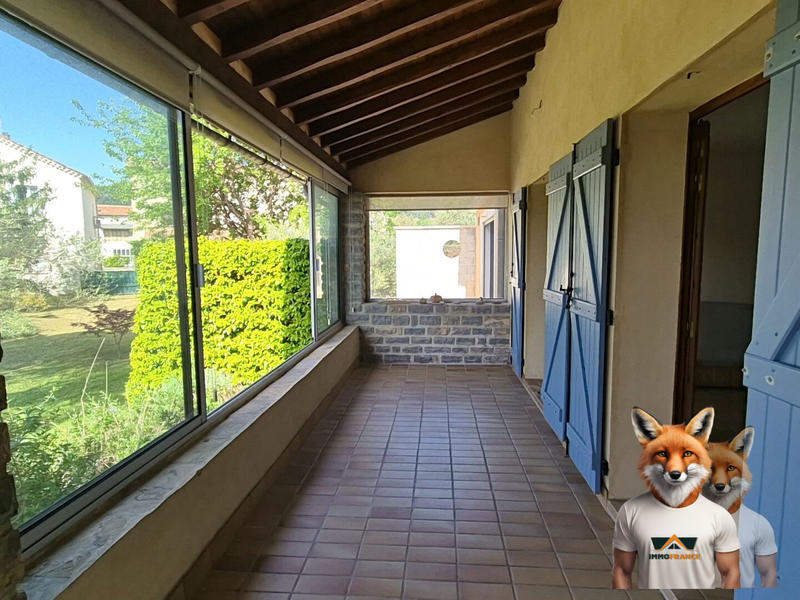 Maison traditionnelle - 186 m² - 8 pièces