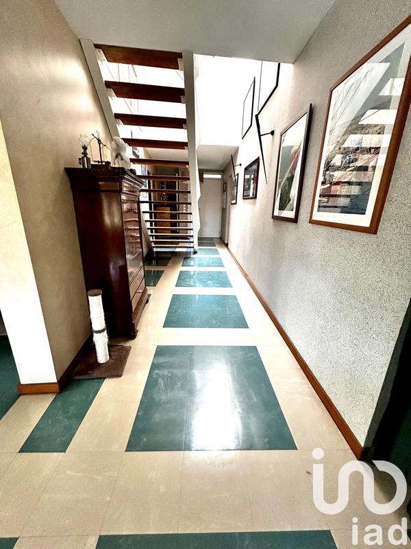 Maison - 250 m² - 10 pièces