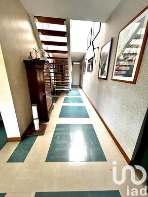 Maison - 250 m² - 10 pièces