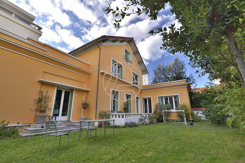 Maison ancienne - 168 m² - 9 pièces