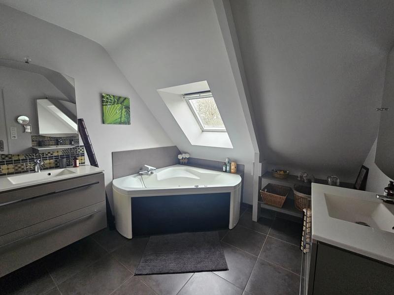 Maison - 153 m² - 7 pièces