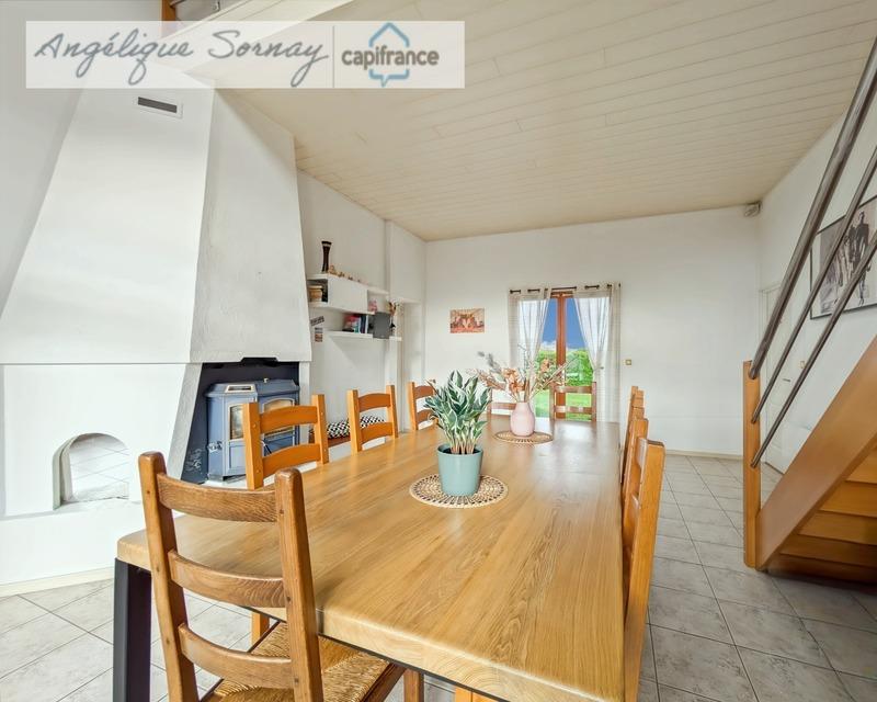 Maison - 210 m² - 8 pièces