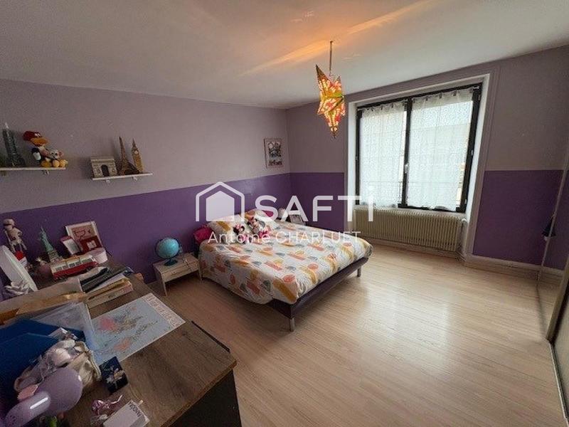 Maison - 238 m² - 6 pièces