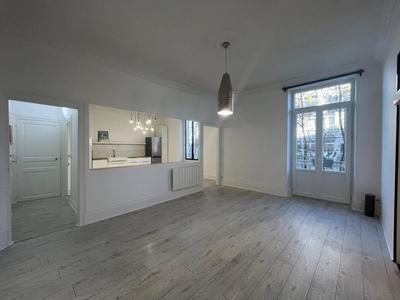 Appartement - 64 m² - 2 pièces