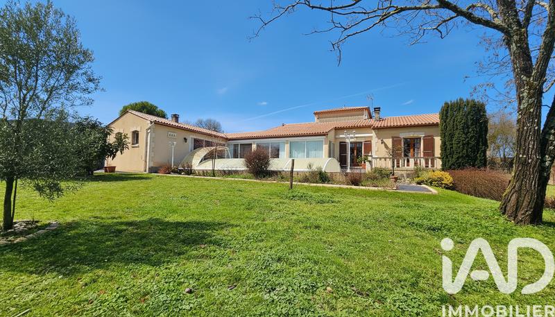 Maison - 275 m² - 6 pièces