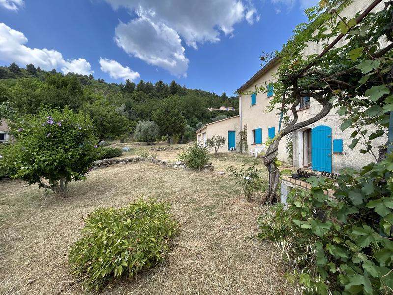 Maison - 237 m² - 11 pièces