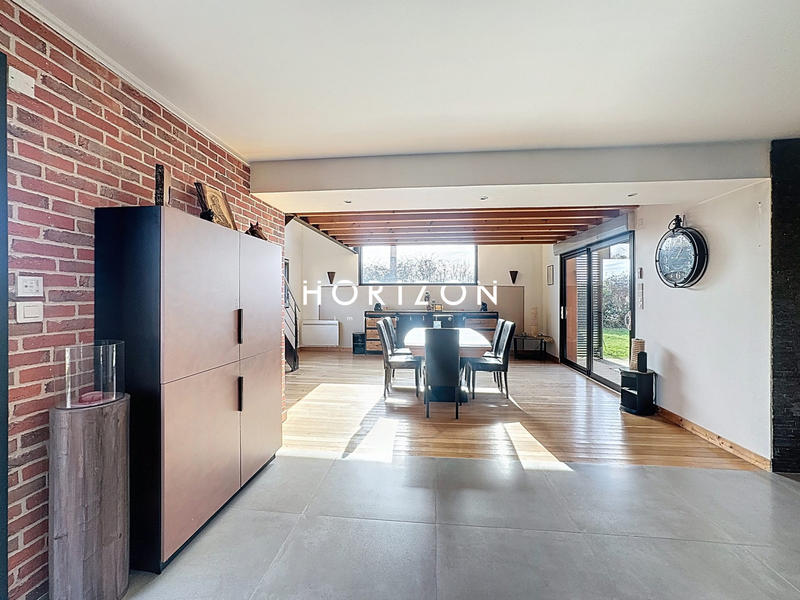 Villa - 220 m² - 8 pièces