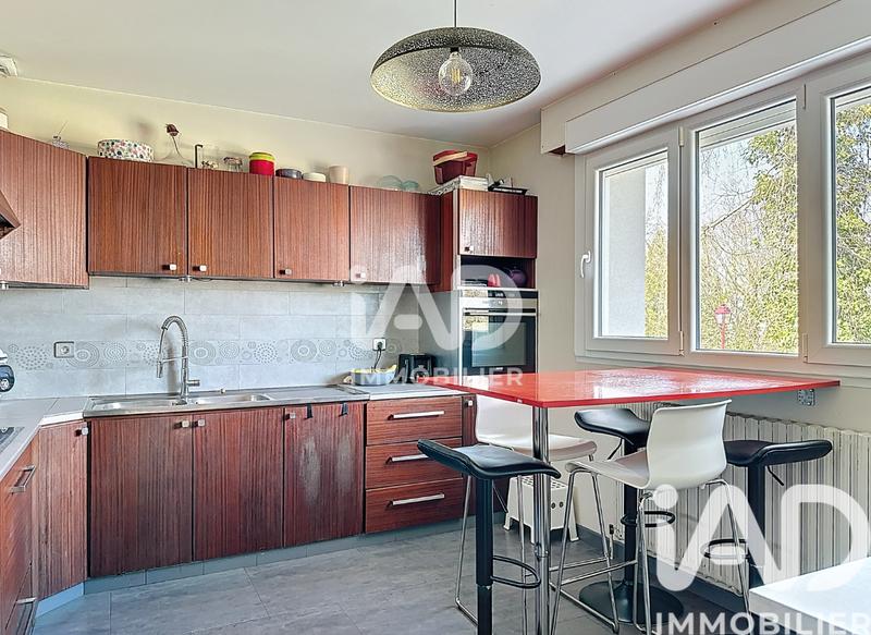 Maison - 180 m² - 8 pièces