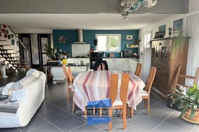 Maison - 135 m² - 6 pièces