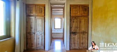 Villa - 300 m² - 8 pièces