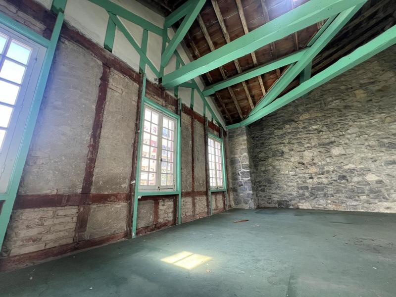 Maison - 362 m² - 6 pièces