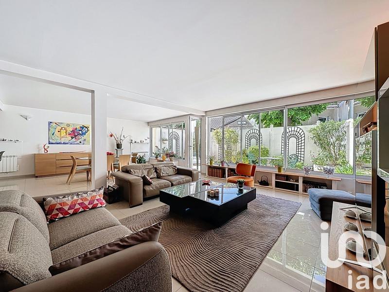 Appartement - 210 m² - 7 pièces