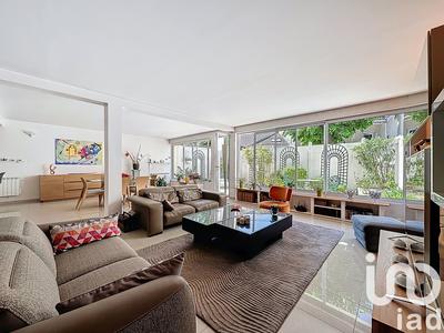 Appartement - 210 m² - 7 pièces