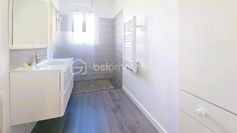 Villa - 205 m² - 9 pièces