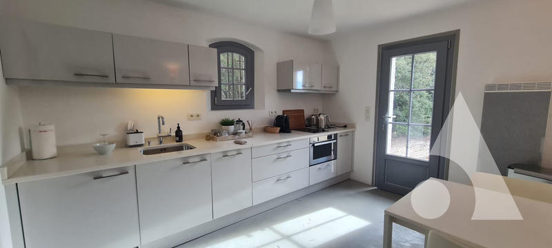 Maison - 221 m² - 6 pièces