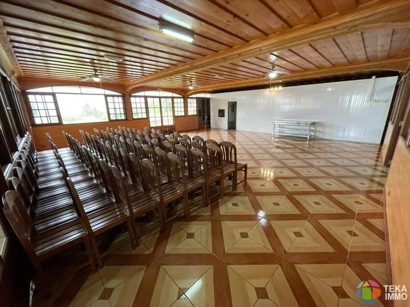 Local commercial - 316 m² - 2 pièces