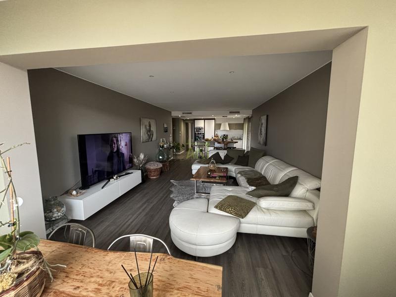 Appartement - 95 m² - 3 pièces