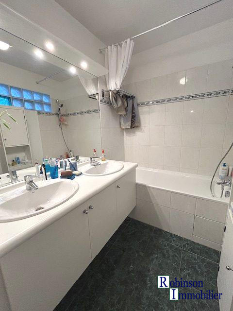 Appartement - 90 m² - 4 pièces