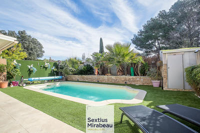 Maison - 95 m² - 5 pièces