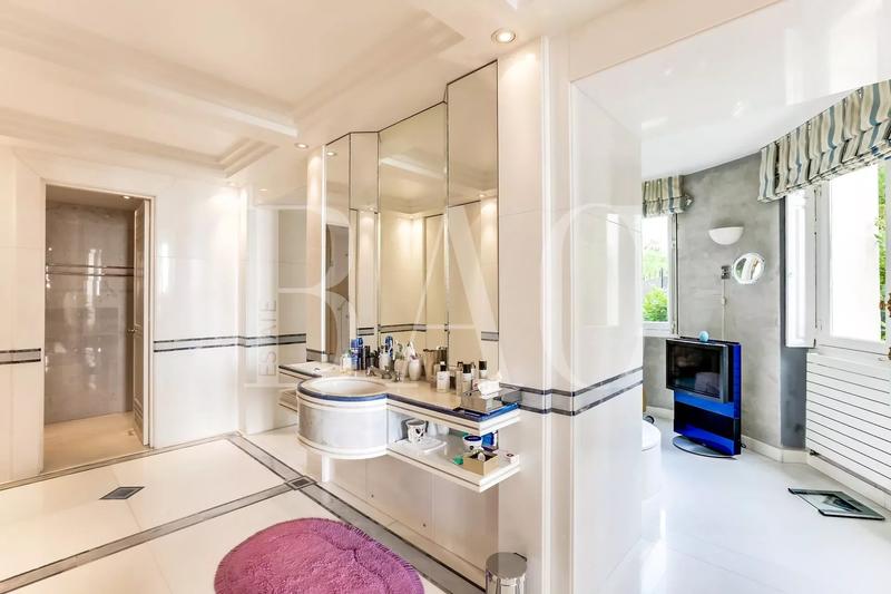 Appartement - 500 m² - 12 pièces