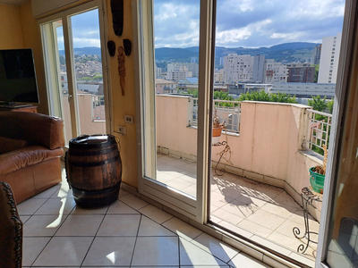 Appartement - 93 m² - 4 pièces
